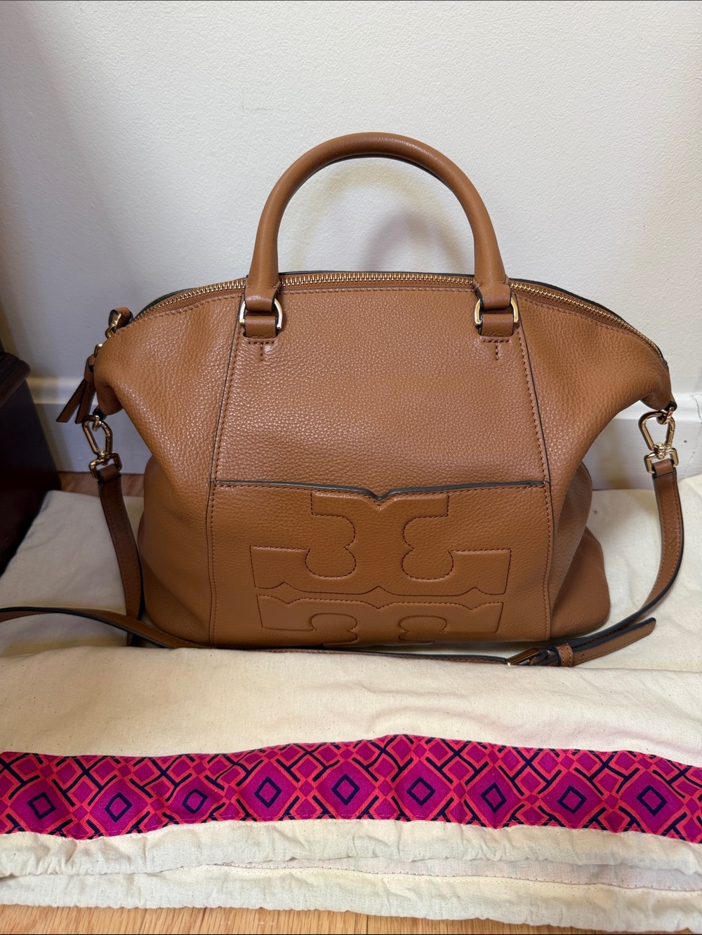 Tory Burch Bombe -T medium slouchy satchel in bark color.